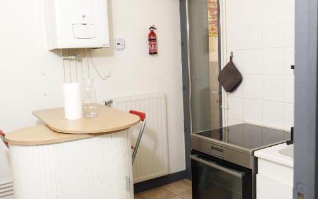 "Le 45" TOUT CONFORT-CENTRE VILLE-GARE-UNESCO-THERMES