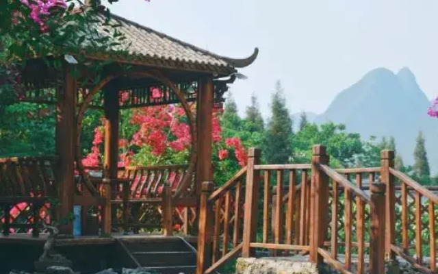 Xingyi Mountain Breeze Inn