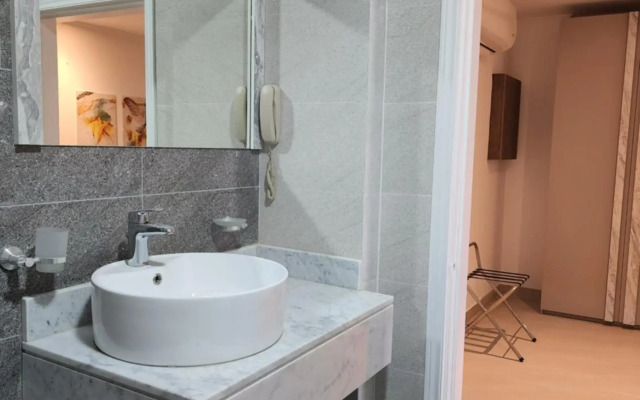 Imperial Suites Hotel