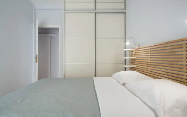 Nephiria, Live like a local next to Acropolis