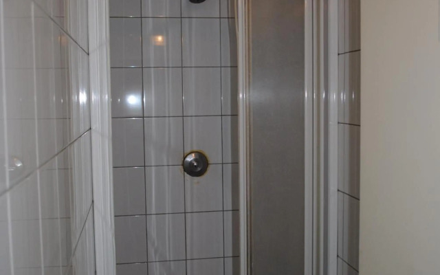 Charlie Rockets Youth Hostel