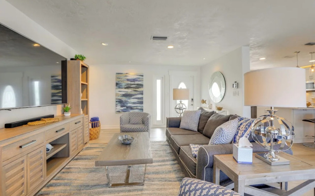 Stunning Palmetto Home w/ Boat Dock & Kayaks!