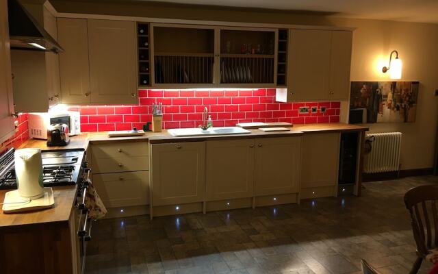 Quaint 4 Bed Barn Conversion Barnhouse Starshinezz