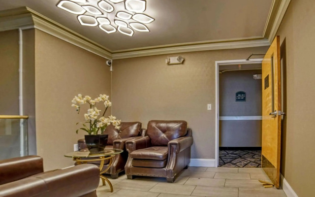 Econo Lodge Raleigh near Walnut Creek Amphitheatre