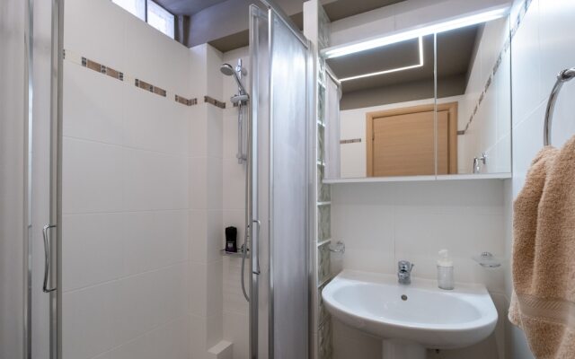 Sirena Tolo Luxury Apartment