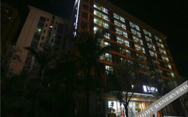 Yuejia Holiday Hotel (Yalong Bay Hehong Holiday Sunshine Branch)