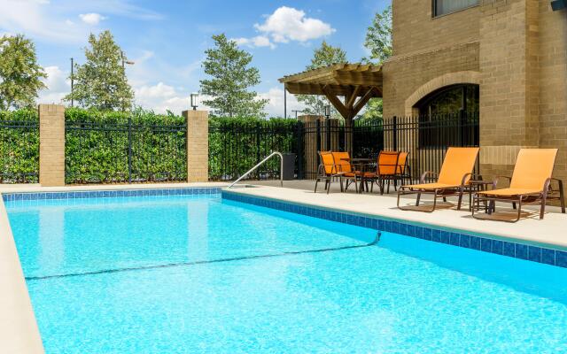 Holiday Inn Charlotte University Executive Park by IHG