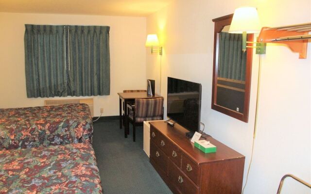 AmeriVu Inn & Suites - Cumberland