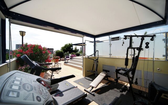 Lavish Apartment in Cattolica With Swimming Pool