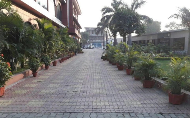 Hotel Andleeb Palace