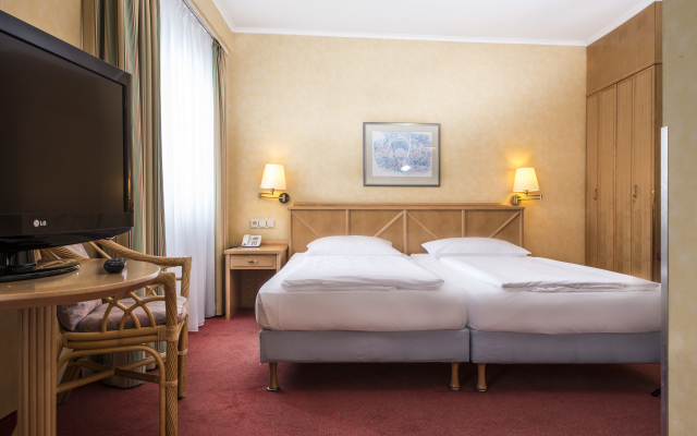 TRYP by Wyndham Koeln City Centre Hotel