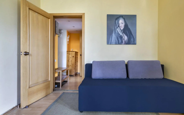 MaxRealty24 Apartments at 10 Peschanaya Street