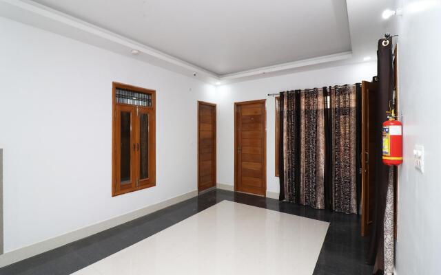OYO Flagship 26166 Sector 14 Indiranagar