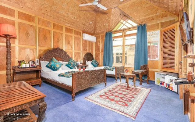 Prince of Kashmir Houseboat