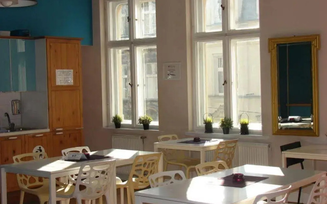 Blooms Boutique Hostel