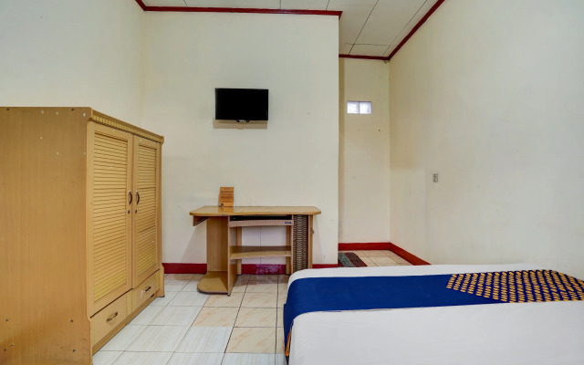 OYO 3882 Pondok Pujasera
