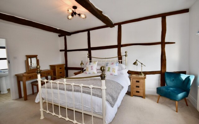 Old Byre is a Stunning Dog Friendly Barn Conversion Sleeps 6