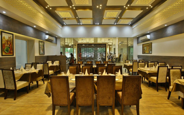 Jhansi Hotel