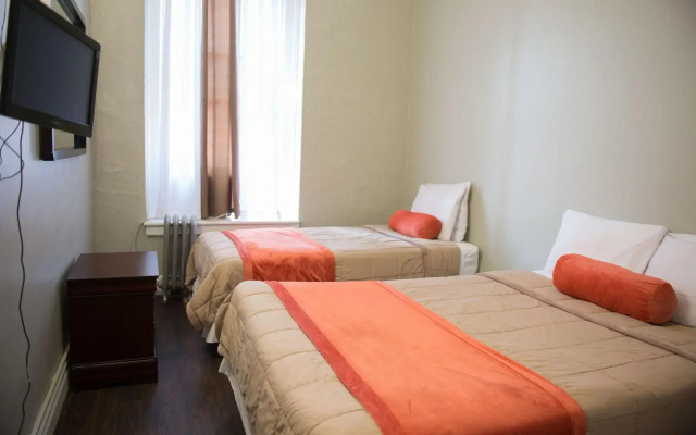 YMCA Greenpoint - Shared Bath