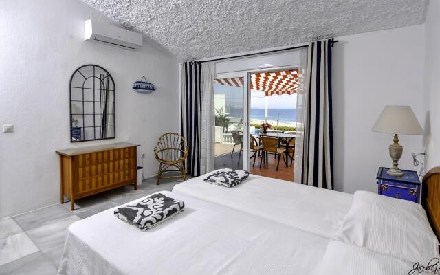 51297 - Cutest beach house Estepona