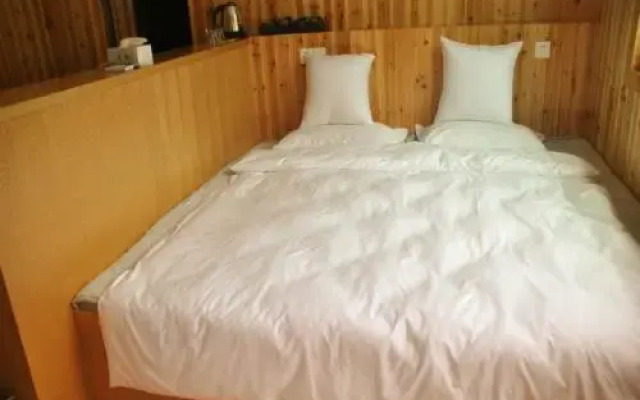 Qiandaohu Qinglu Inn