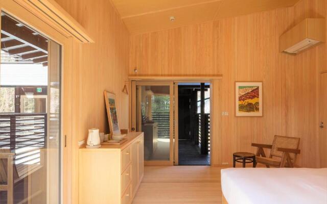 Shishi Iwa House