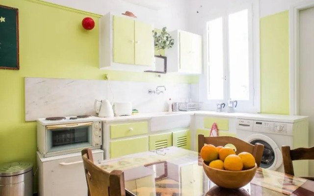 The Architect s 90m2 Flat a Breath From Parthenon