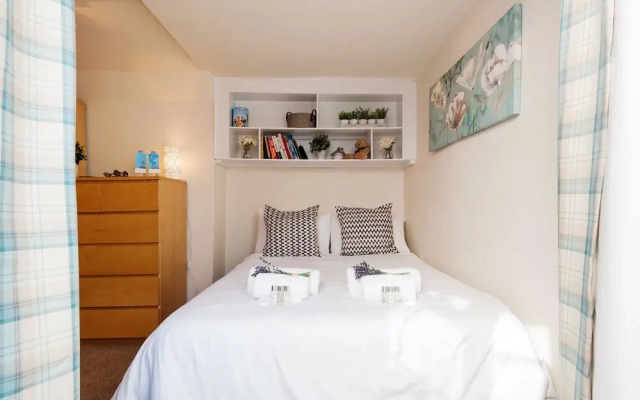 The Gloucester Terrace Nest - CB