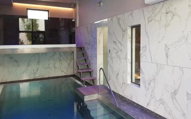 Hotel Mondo