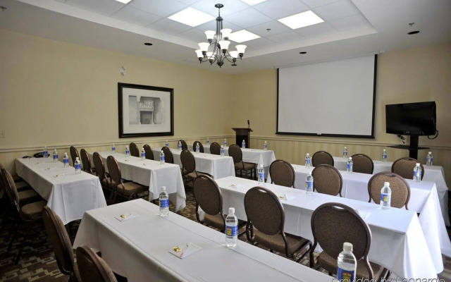 Monte Carlo Inn Barrie Suites