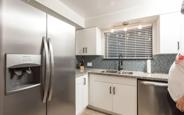 Speakeasy Condo 2 Bedroom By Casago