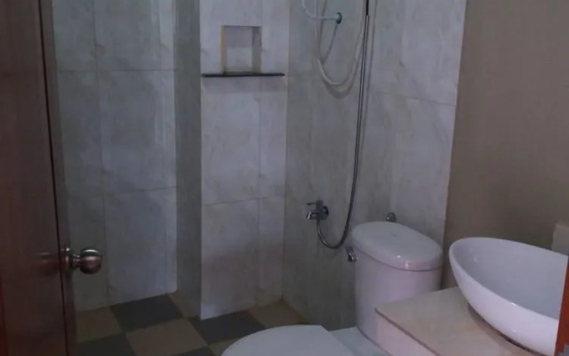 Blue Diamond Guest House - Hostel