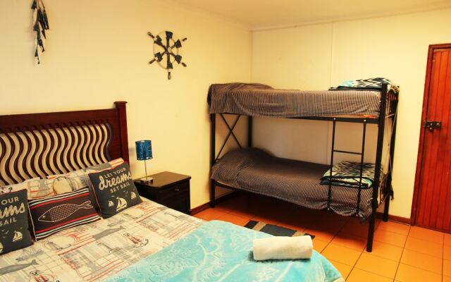 HomeBase Melville - Hostel
