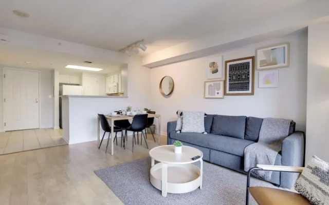 Fantastic Business Condo at Ballston