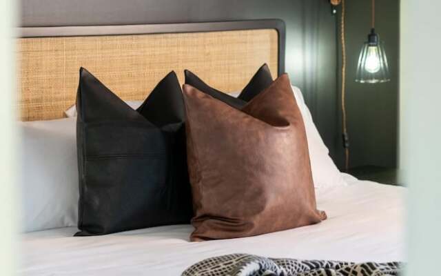 The Lost No Service Fees Penthouse Hot Tub