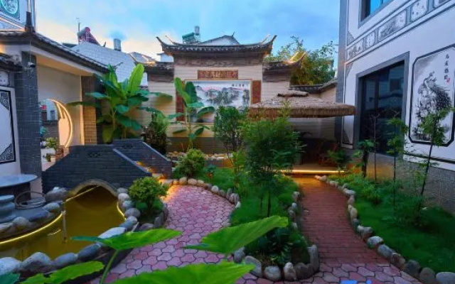 Yunqi Classic Bai Homestay (Weishan Ancient City) — 2-star hotel in Nanzhao