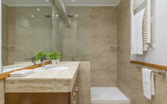 Aliron by Forever Rentals