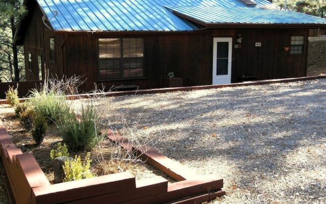 La Luz Lodge - Two Bedroom Cabin