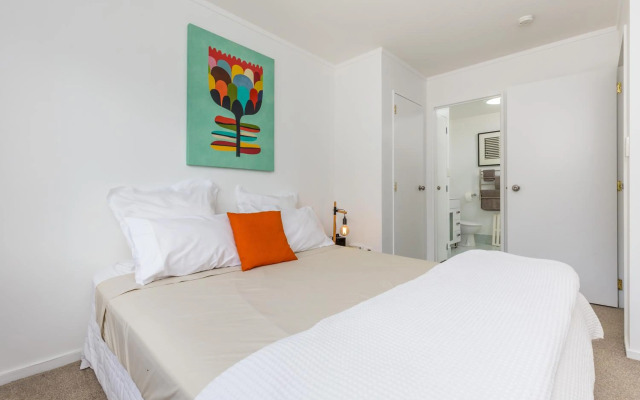 Peaceful apartment at Victoria Park