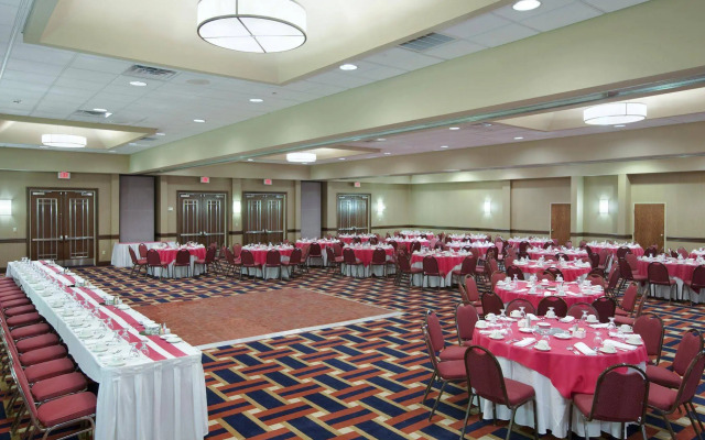 DoubleTree by Hilton New Bern Riverfront