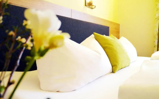 Hotel Grader