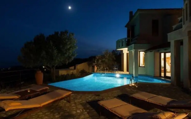 Poikilma Alonissos Villas Villa Thalassa 125m2