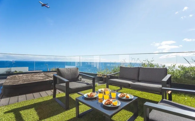 Aqui H Casa by Atlantic Holiday