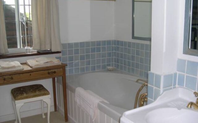 189 April Cottage