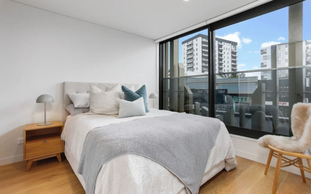 Lighthouse Apartments by Urban Rest
