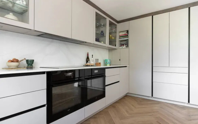 West Heath Road by Onefinestay