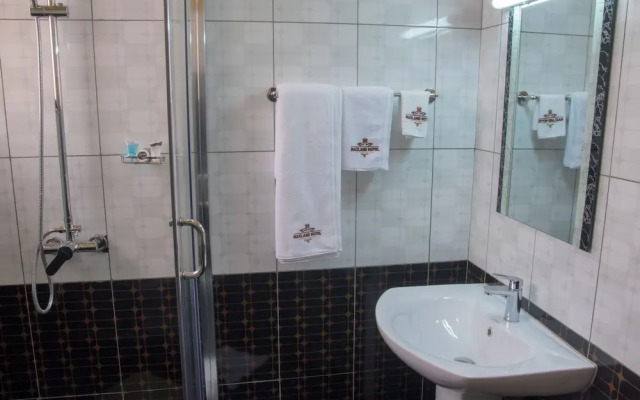 Maxland Hotel Juja