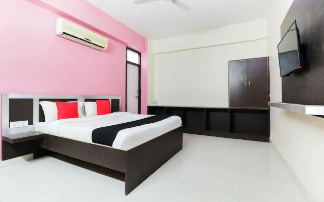 Capital O 49024 Aryavart Hotel