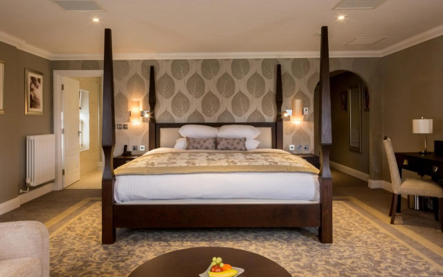 Oakley Hall Hotel