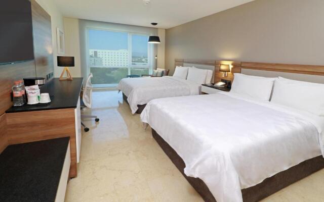 Holiday Inn & Suites Puerto Vallarta Marina & Golf